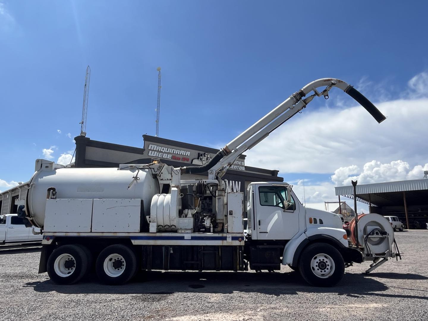 ./imagenes/INVOICE/2019/16439/CAMION VAC-CON V312LHAE (1).JPG